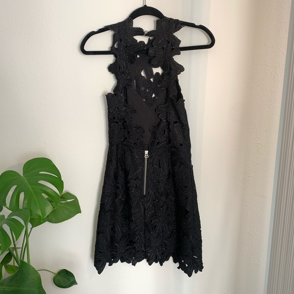 SAYLOR Jessa Lace Dress - Picture 3 of 4